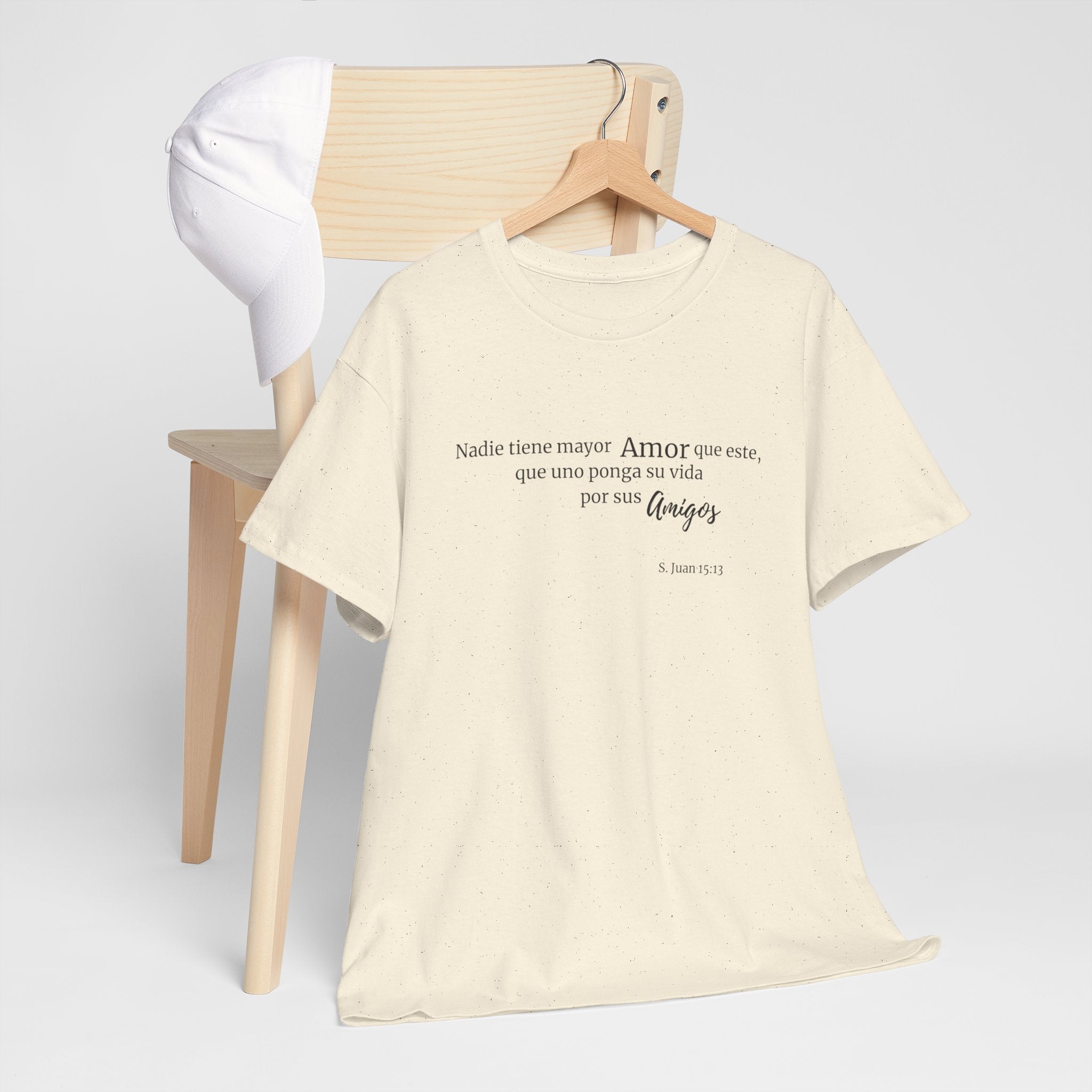 Spanish Script Faith Tee — “Nada tiene mayor amor…” Inspirational Christian T-Shirt